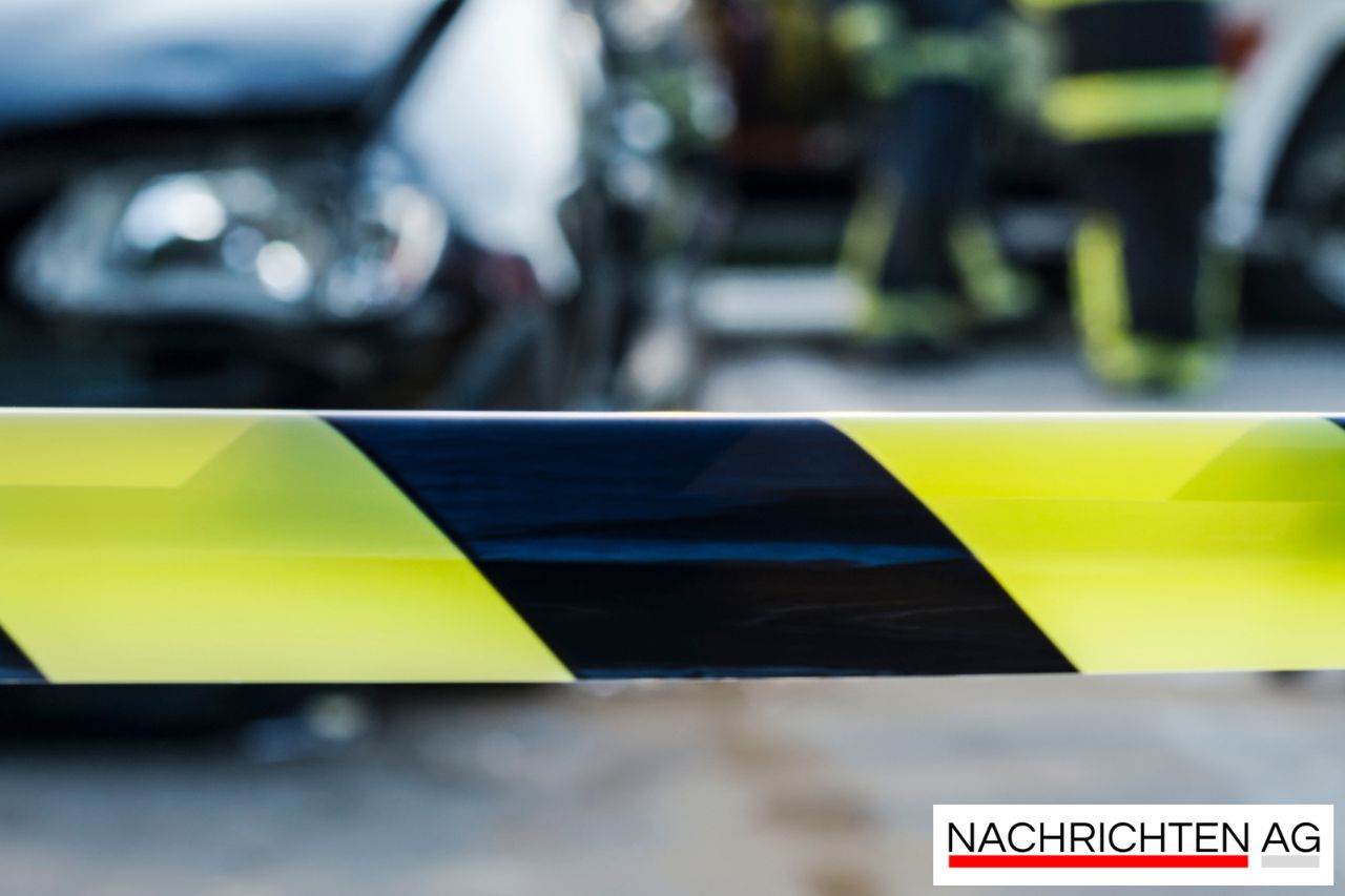 Motorradfahrer bei Alleinunfall auf A40 in Mülheim schwer verletzt